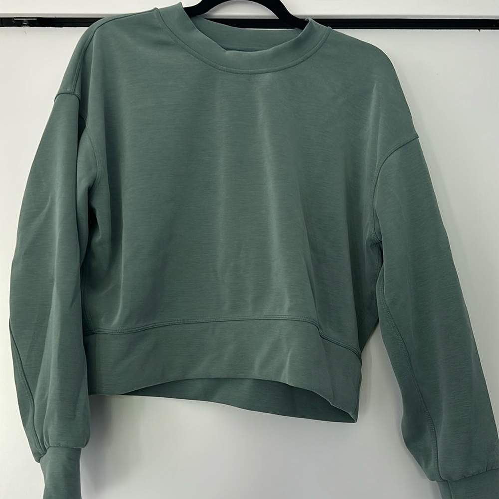 Lululemon crew neck sweat shirt